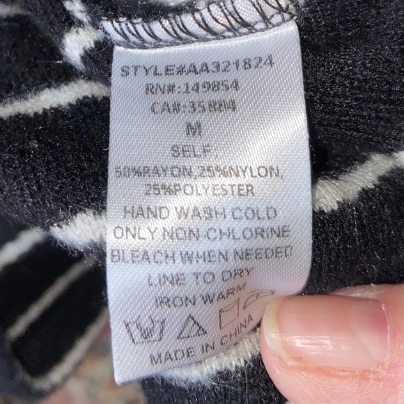 SADIE & Sage midriff sweater with full length sleeves and true square neckline. - Picture 6 of 6